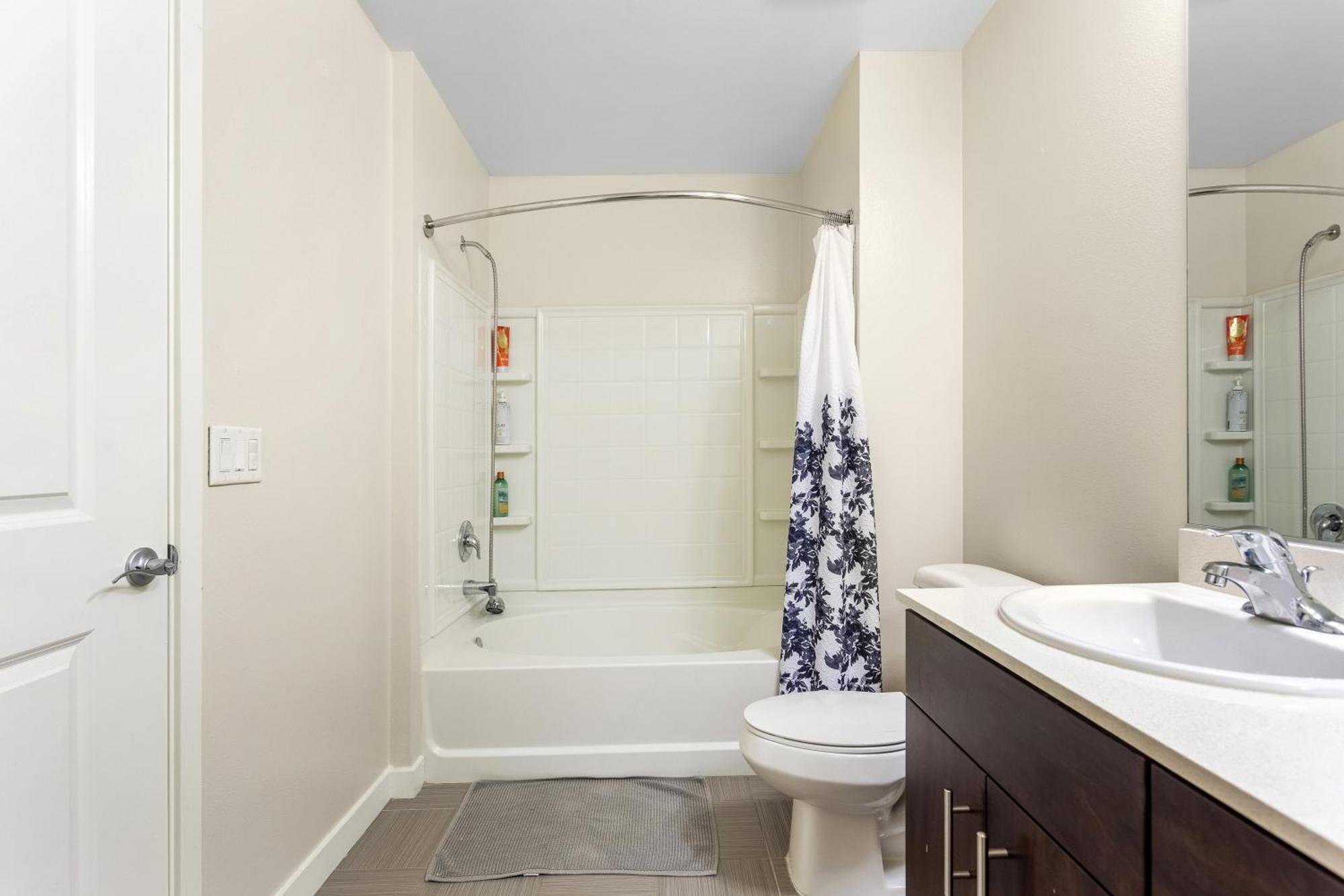 Luxury 2 Bedroom 2 Bathroom With Fitness Center And Pool Лос Анджелис Екстериор снимка